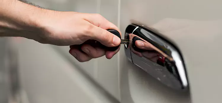 Why Choose Our Auto Locksmith Team in Pinecrest, FL?